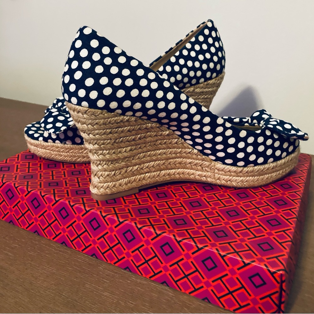 Tory Burch Navy Sea, New Ivory Nautical Polka Dots Espadrille Wedge Pumps - Picture 5 of 15